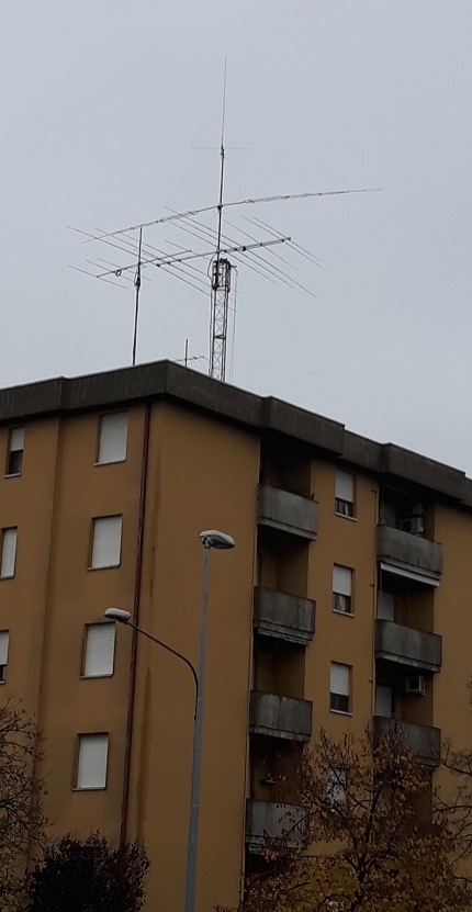Installazione traliccio + antenna LZA 9-5 + Dipolo 40-30mt - ANTENNISTA