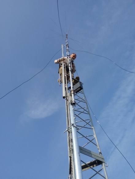 Installazione Traliccio, antenna Hi-gain AV680 - ANTENNISTA